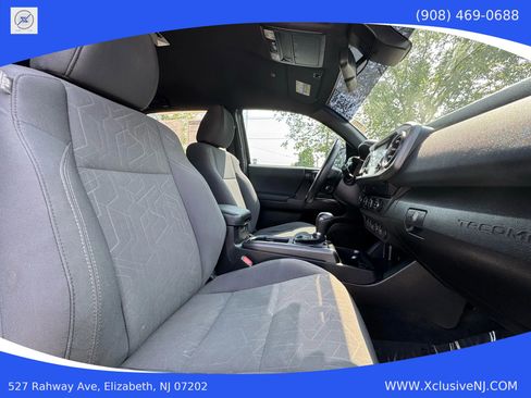 Used 2019 Toyota Tacoma Limited image 21