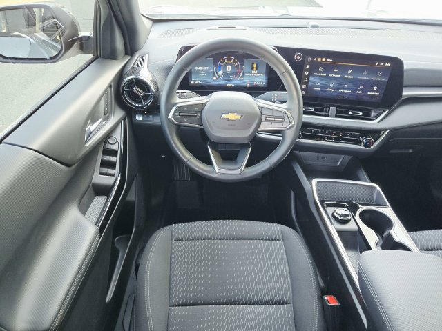 Used 2026 Chevrolet Equinox LT FWD image 7