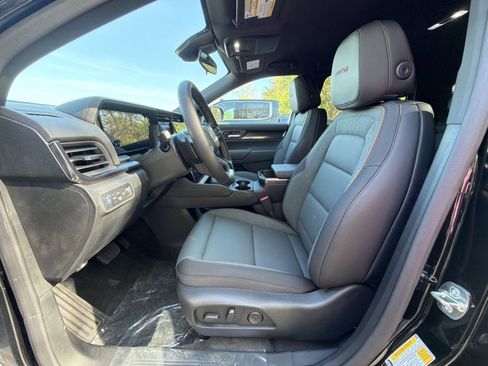 New 2026 GMC Terrain AT4 AWD/4WD image 13