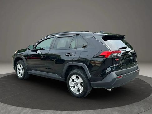 Used 2021 Toyota RAV4 XLE FWD image 5