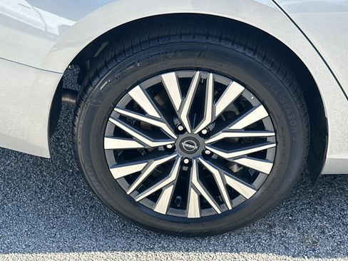 Used 2026 Nissan Altima 2.5 SV FWD image 17