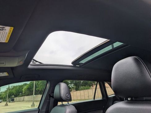 Used 2021 Volkswagen Atlas Cross Sport SEL AWD/4WD image 23