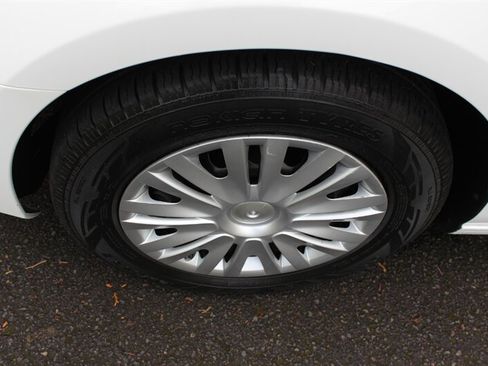 Used 2012 Volkswagen Golf 4-Door image 20