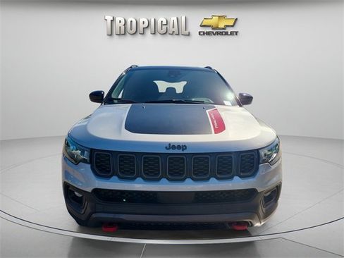 Used 2024 Jeep Compass Trailhawk image 8