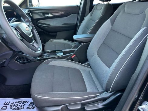 Used 2025 Chevrolet TrailBlazer LT image 8