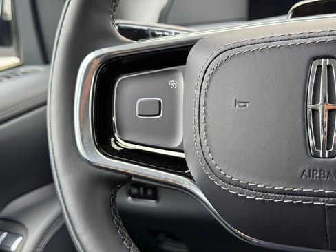 New 2026 Lincoln Navigator L Premier image 23