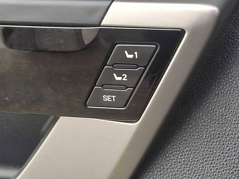 Used 2024 Toyota Tundra Limited image 28