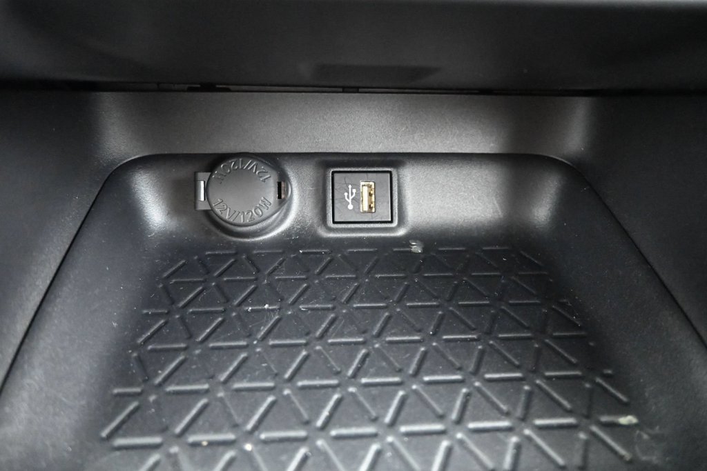Used 2025 Toyota RAV4 XLE AWD/4WD image 30