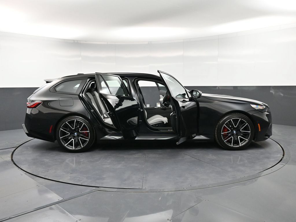 Used 2025 BMW M5 Touring AWD/4WD image 39