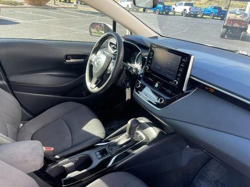 Used 2021 Toyota Corolla LE image 5
