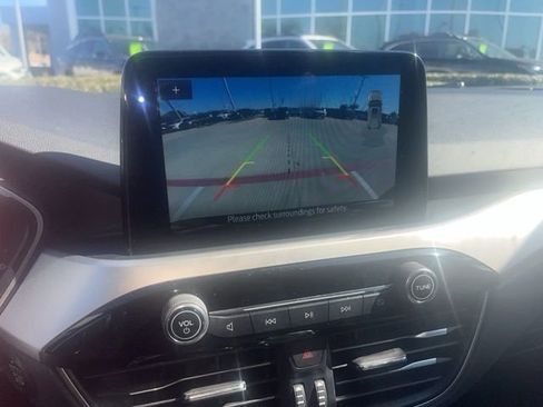 Used 2020 Ford Escape SEL image 10