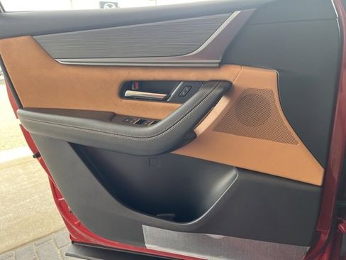 Certified 2025 MAZDA CX-70 3.3 Turbo S w/ Premium Plus image 28