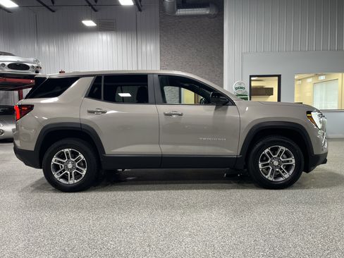 Used 2025 GMC Terrain Elevation AWD/4WD image 5