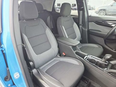 Used 2025 Chevrolet TrailBlazer LT w/ Convenience Package FWD image 12