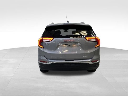 Used 2024 GMC Terrain SLT image 7