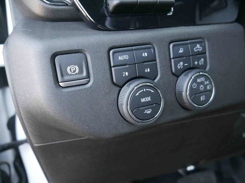 Used 2024 Chevrolet Silverado 2500 ZR2 w/ Technology Package AWD/4WD image 35