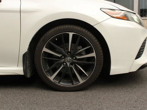 Used 2019 Toyota Camry XSE FWD image 4