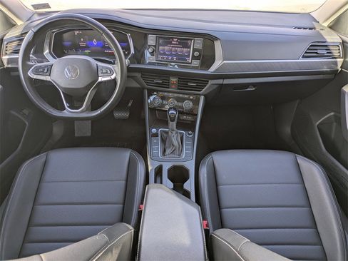 Certified 2024 Volkswagen Jetta SE image 14