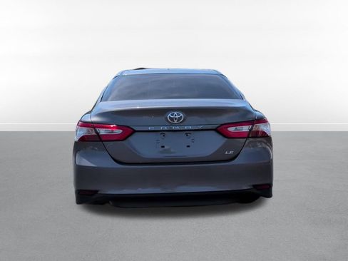Used 2018 Toyota Camry LE FWD image 7
