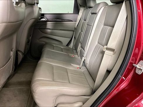 Used 2012 Jeep Grand Cherokee Laredo RWD image 2