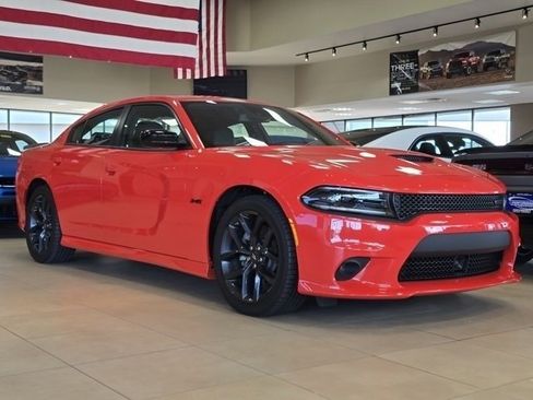 Used 2023 Dodge Charger R/T w/ Plus Group image 2