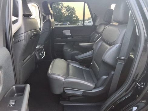 Used 2025 Ford Expedition Active RWD image 21