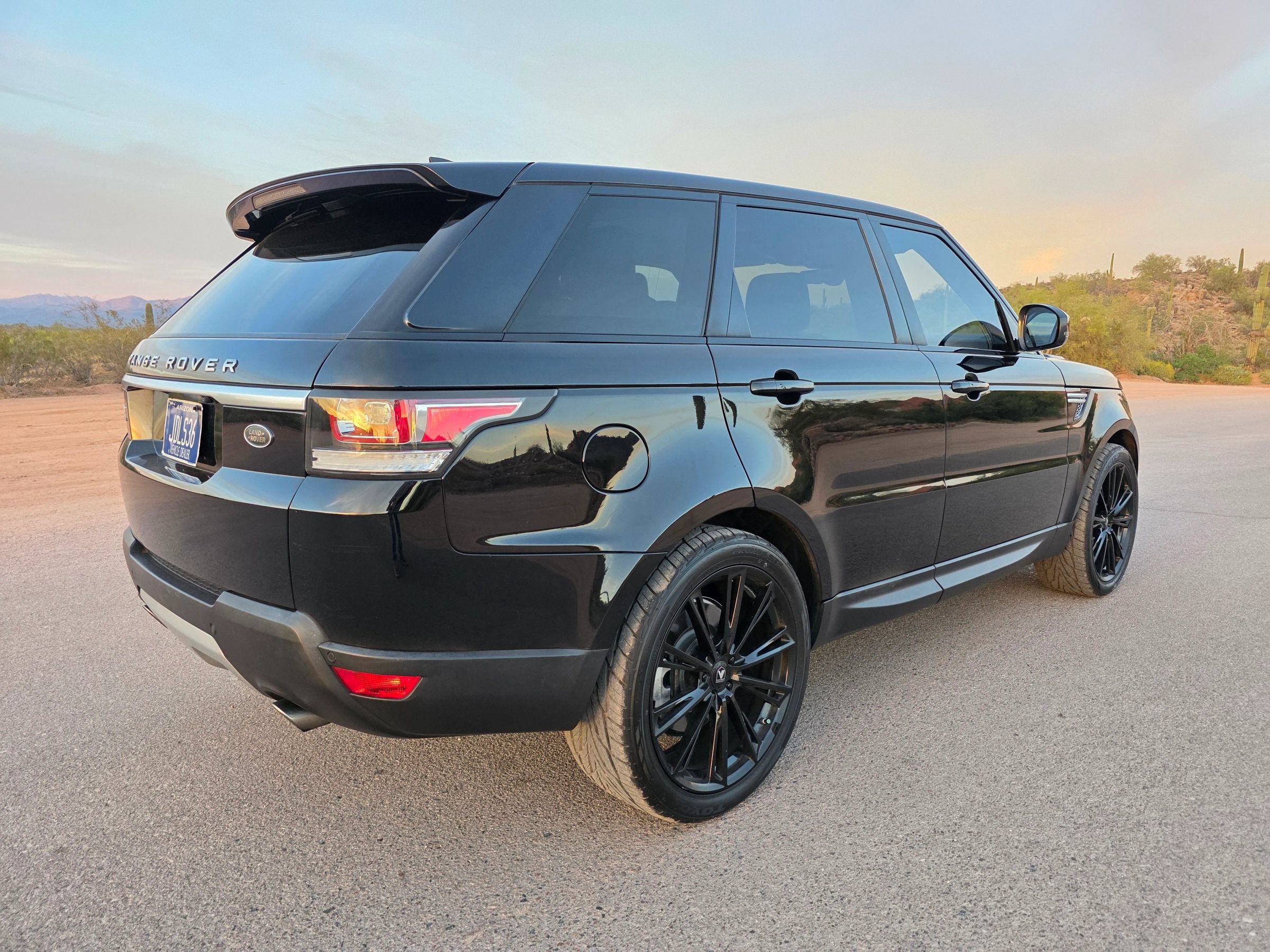 Used 2017 Land Rover Range Rover Sport HSE AWD/4WD image 5