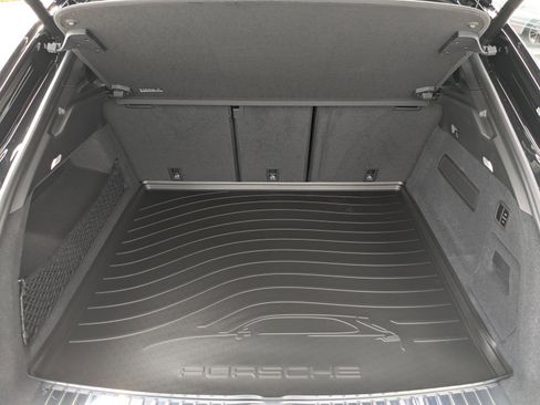 New 2026 Porsche Cayenne S image 23