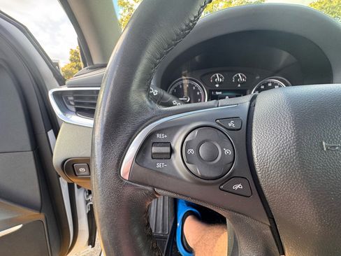 Used 2019 Buick Enclave Essence image 36