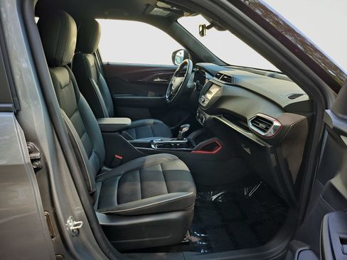 Used 2023 Chevrolet TrailBlazer RS FWD image 17
