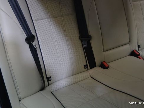 Used 2012 Jaguar XJ L image 24