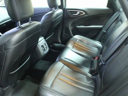 Used 2016 Chrysler 200 C w/ Quick Order Package 26P image 9