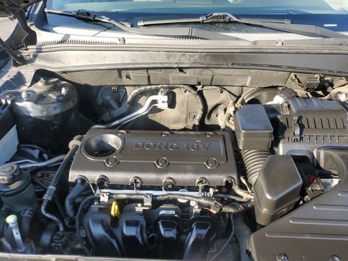 Used 2011 Hyundai Santa Fe GLS image 11