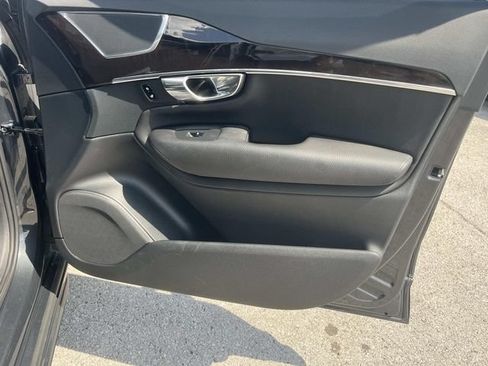 Used 2016 Volvo XC90 T6 Momentum w/ Momentum Plus Package AWD/4WD image 22