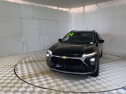 Used 2024 Chevrolet Trax LT w/ Driver Confidence Package FWD image 6