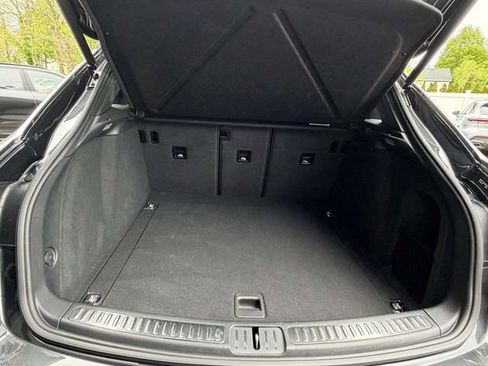 Certified 2025 Porsche Macan AWD/4WD image 16
