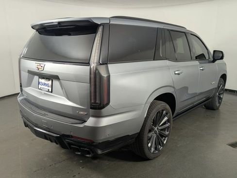 Used 2025 Cadillac Escalade V image 7