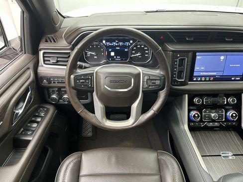 Certified 2021 GMC Yukon Denali w/ Denali Premium Package image 17