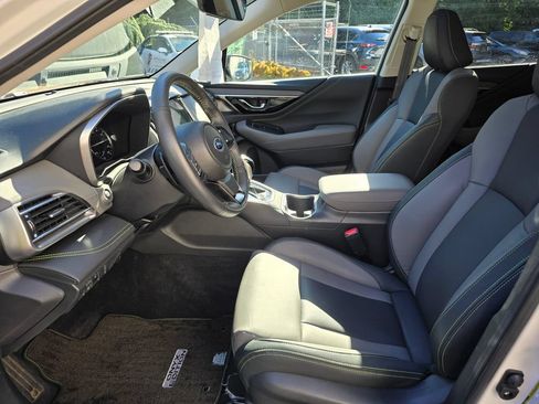 Certified 2025 Subaru Outback Onyx Edition XT AWD/4WD image 8