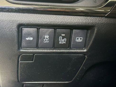 Used 2013 Toyota Avalon Limited image 10