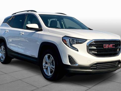 Used 2020 GMC Terrain SLE w/ Driver Convenience Package image 2