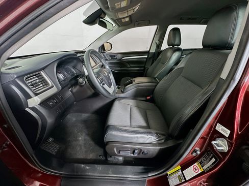 Used 2017 Toyota Highlander Plus image 13