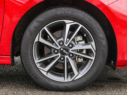 Used 2024 Kia Forte LXS image 10