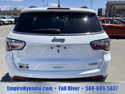 Used 2023 Jeep Compass Latitude w/ Sun and Sound Group AWD/4WD image 4