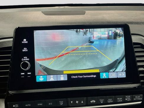 Used 2026 Honda Odyssey Touring image 14