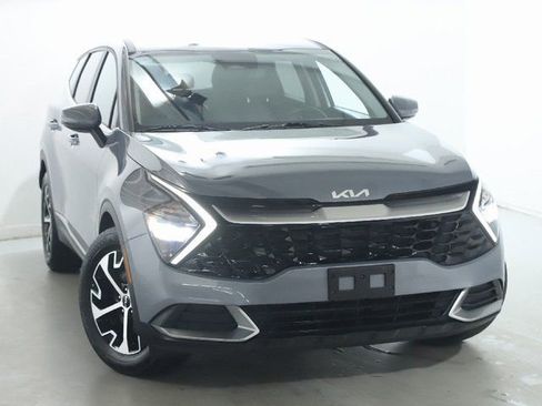 Used 2023 Kia Sportage EX FWD image 2