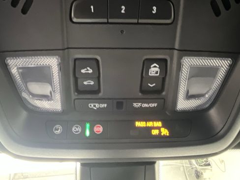 Used 2023 Cadillac XT6 Sport w/ Technology Package image 30