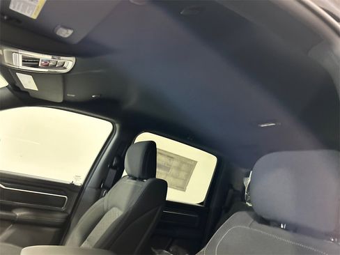 New 2026 RAM 1500 4x4 Crew Cab image 28