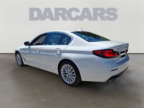 Certified 2023 BMW 530i xDrive w/ Premium Package AWD/4WD image 4