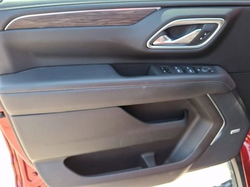 Used 2021 Chevrolet Suburban Z71 w/ Rear Media and Nav Package AWD/4WD image 9
